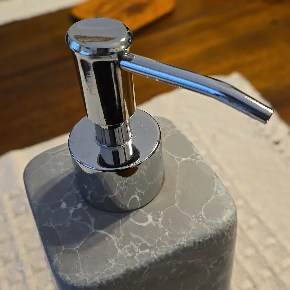 NWOT Grey Urban Habitat Peyton Series Ceramic Bathroom Cup And Soap Dispenser